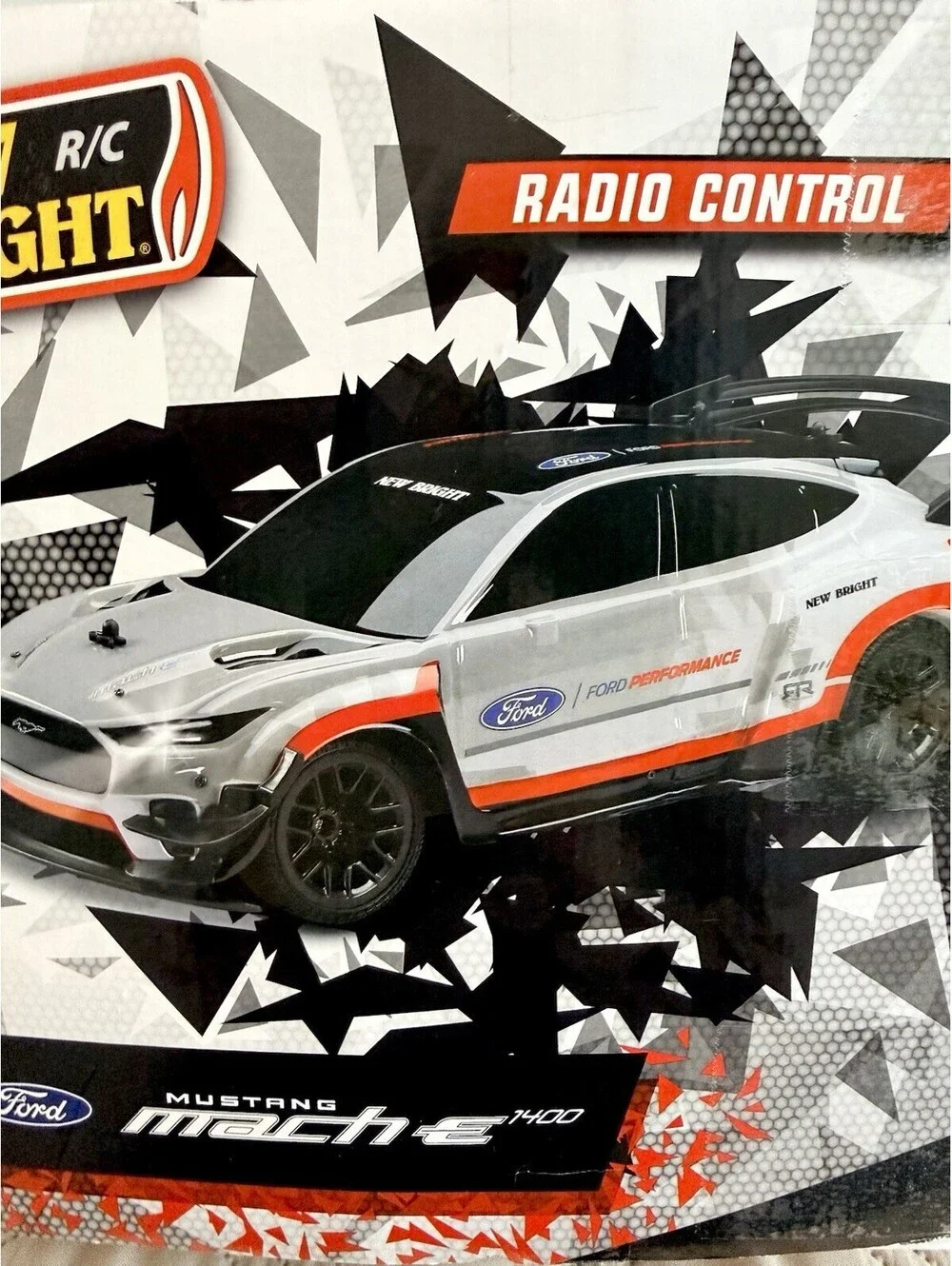 New Bright Ford Mustang Mach-E 1400 RC Car 4WD 2.4GHz USB